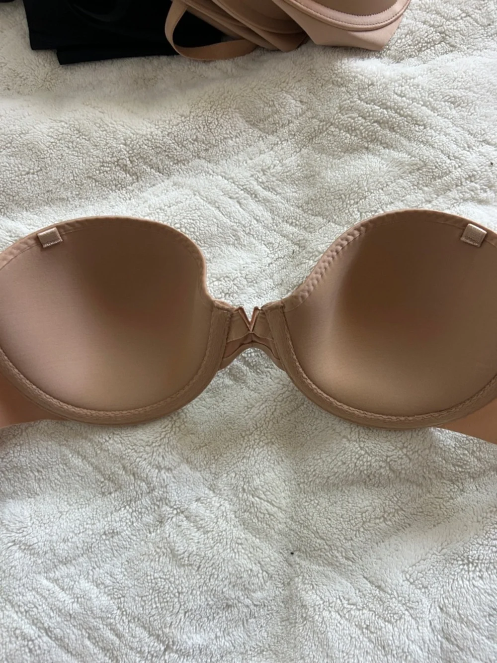 Victoria's Secret Strapless Nude/Tan Smooth Molded Bra - Picture 3 of 7